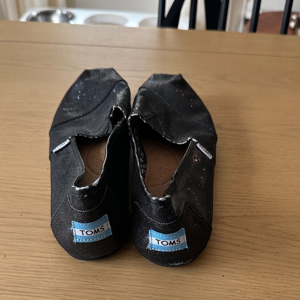 Toms Women's Glittery Black Flats - Picture 2 of 4